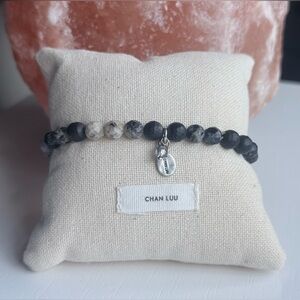 Chan Luu NWOT perfect stretch bracelet Black Grey and White Beaded Neutral Tones